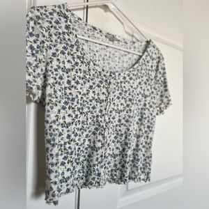 Women’s floral short sleeve top